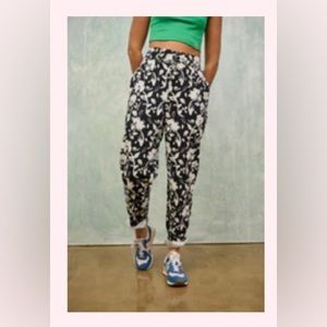 Lucy & Yak Addison Tapered Jeans in Moonflower